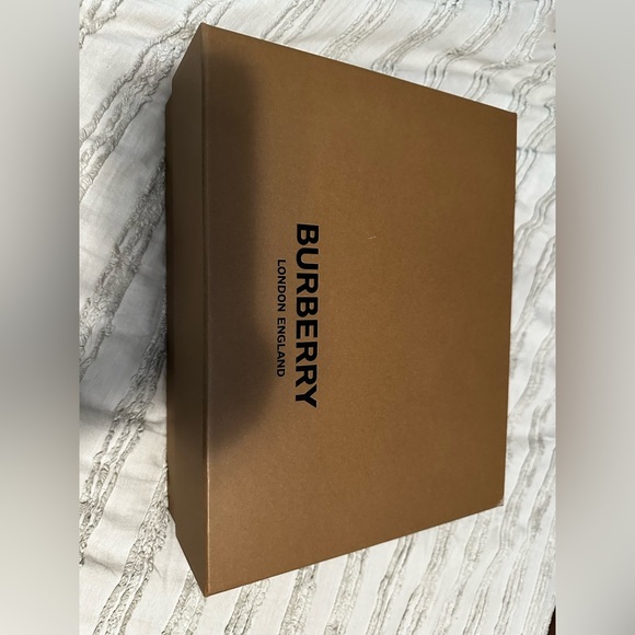 OFFERS WELCOME!! Women’s Authentic Vintage Burberry Burgundy Boots. Size: 38.5 - Picture 7 of 7